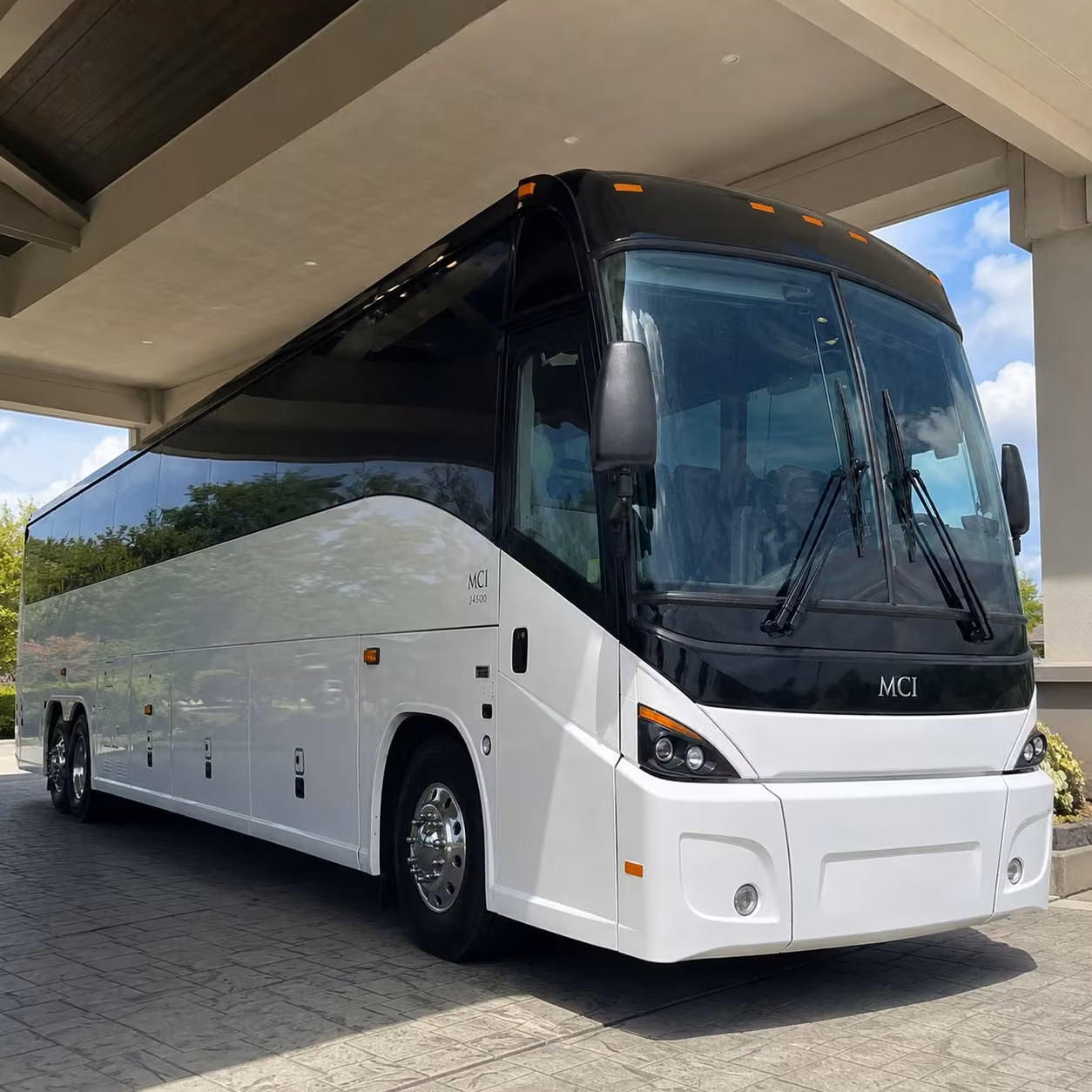 you can find and book government military transportation in palm beach gardens and any nearby city
